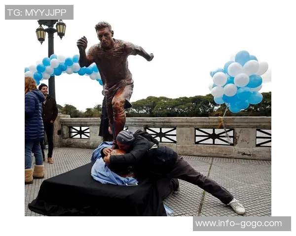 梅西因天气原因航班延误印度行第四站活动推迟四十分钟